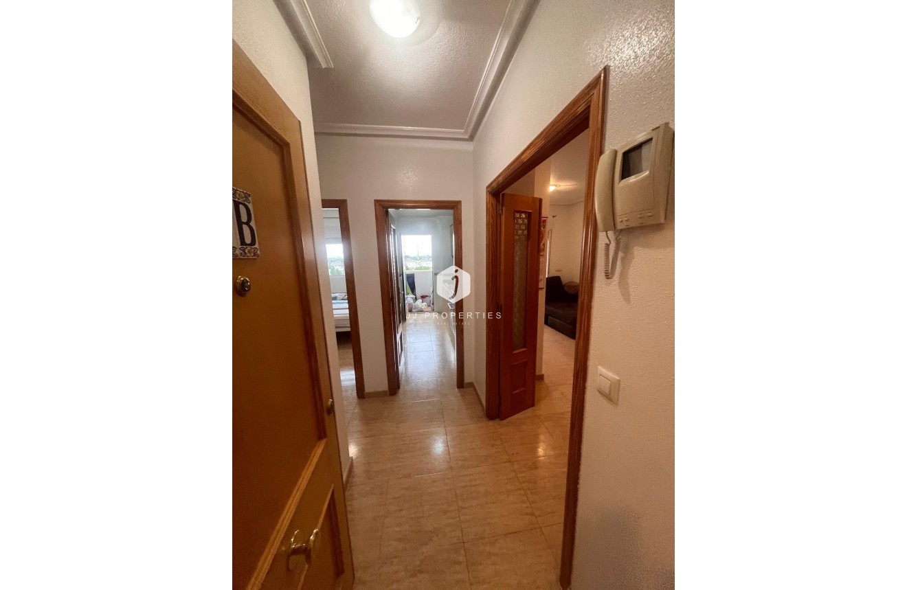 Z drugiej ręki - Mieszkanie w bloku -
Formentera del Segura