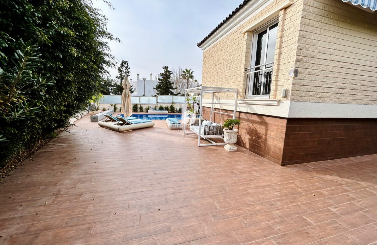 Tweedehands - Villa -
Torrevieja - Costa Blanca