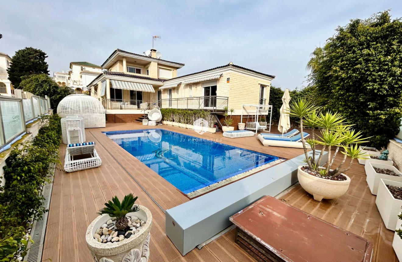 Tweedehands - Villa -
Torrevieja - Costa Blanca