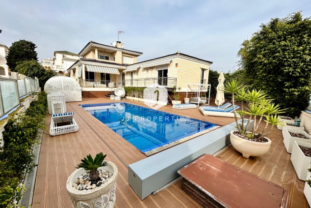 Tweedehands - Villa -
Torrevieja - Costa Blanca