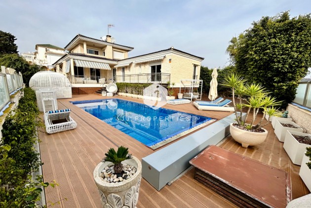 Tweedehands - Villa -
Torrevieja - Costa Blanca