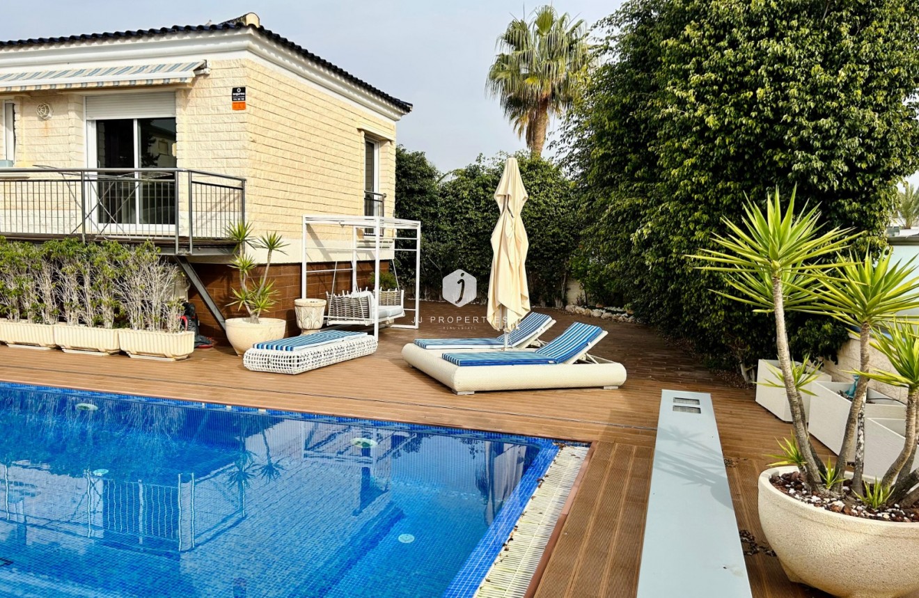 Tweedehands - Villa -
Torrevieja - Costa Blanca