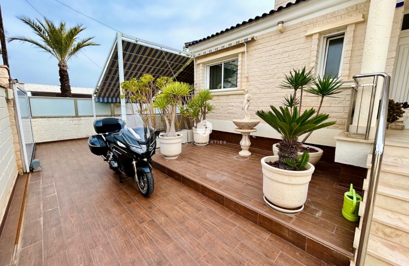 Tweedehands - Villa -
Torrevieja - Costa Blanca