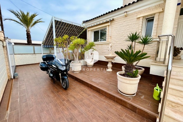 Tweedehands - Villa -
Torrevieja - Costa Blanca