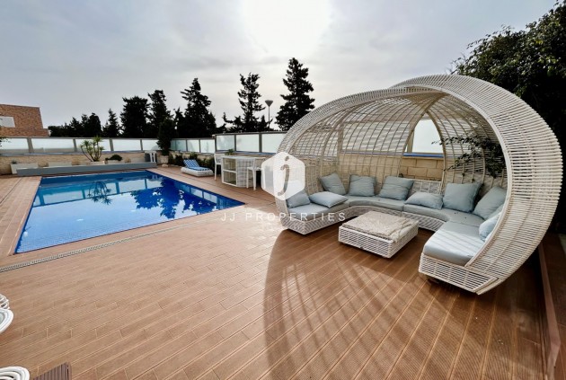 Tweedehands - Villa -
Torrevieja - Costa Blanca