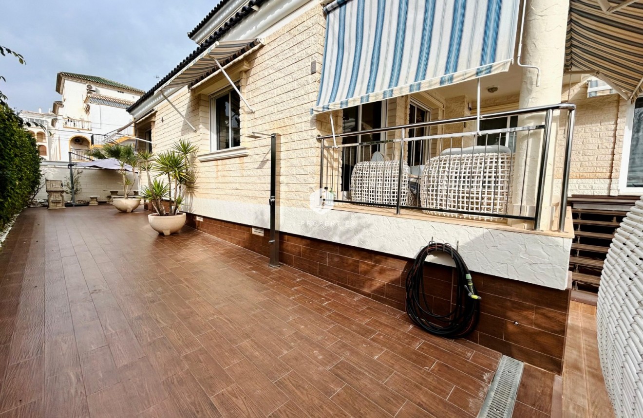 Tweedehands - Villa -
Torrevieja - Costa Blanca