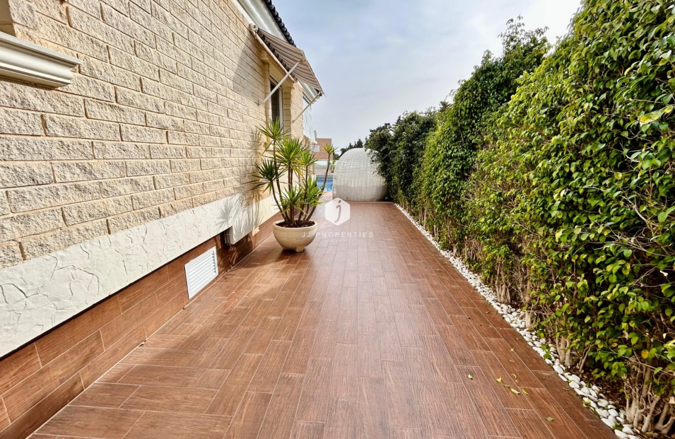 Tweedehands - Villa -
Torrevieja - Costa Blanca