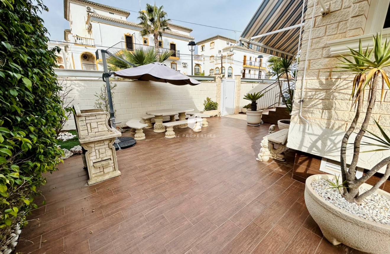 Tweedehands - Villa -
Torrevieja - Costa Blanca