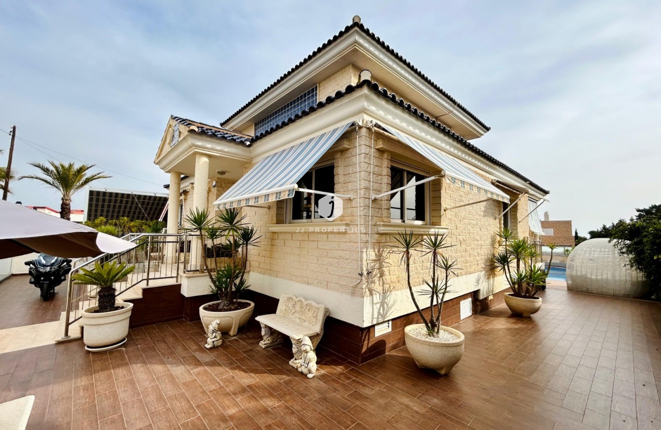 Tweedehands - Villa -
Torrevieja - Costa Blanca