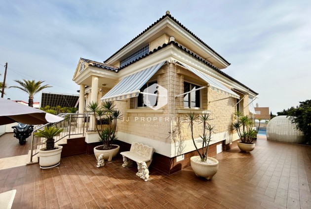 Tweedehands - Villa -
Torrevieja - Costa Blanca