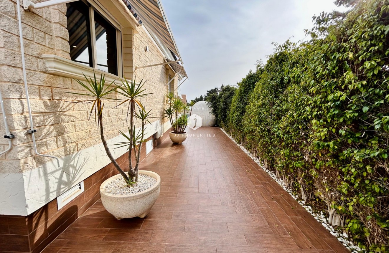 Tweedehands - Villa -
Torrevieja - Costa Blanca