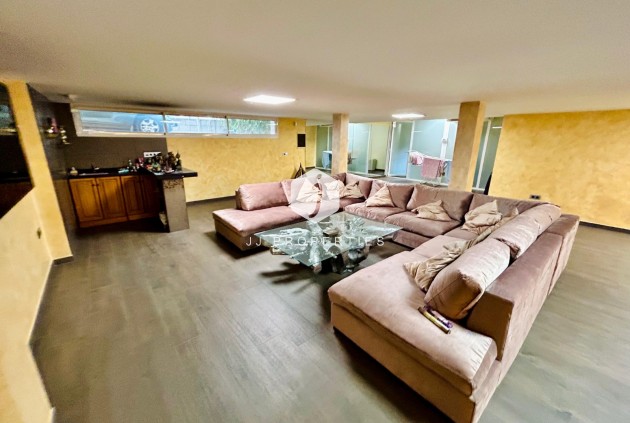 Tweedehands - Villa -
Torrevieja - Costa Blanca