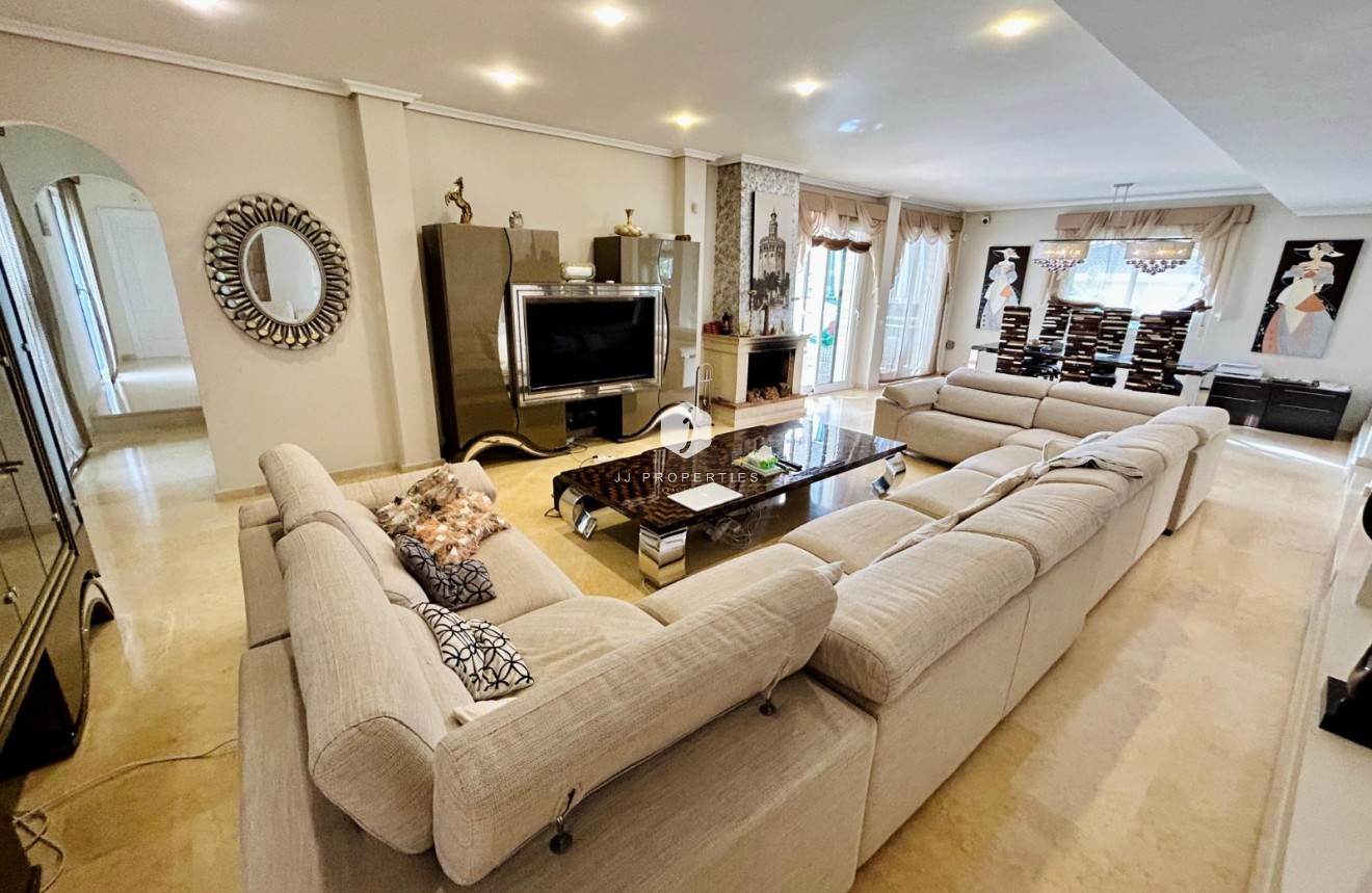 Tweedehands - Villa -
Torrevieja - Costa Blanca