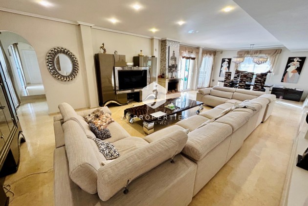 Tweedehands - Villa -
Torrevieja - Costa Blanca