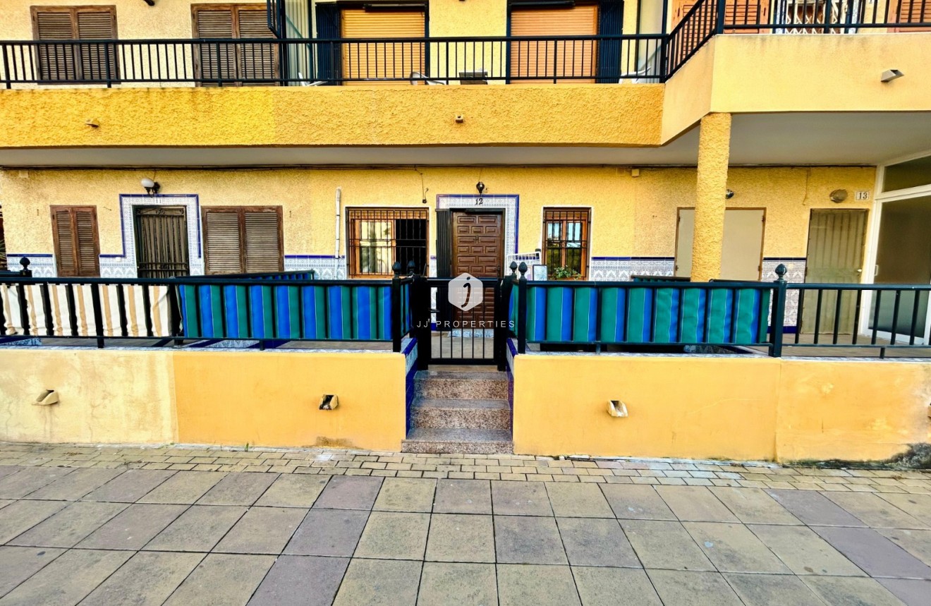 Tweedehands - duplex -
Torrevieja - Costa Blanca