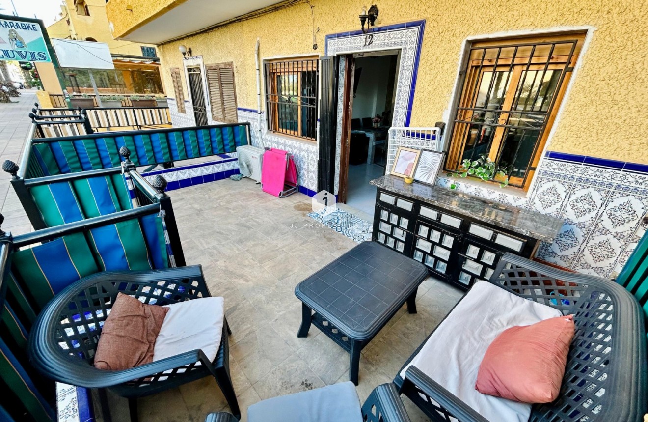 Tweedehands - duplex -
Torrevieja - Costa Blanca