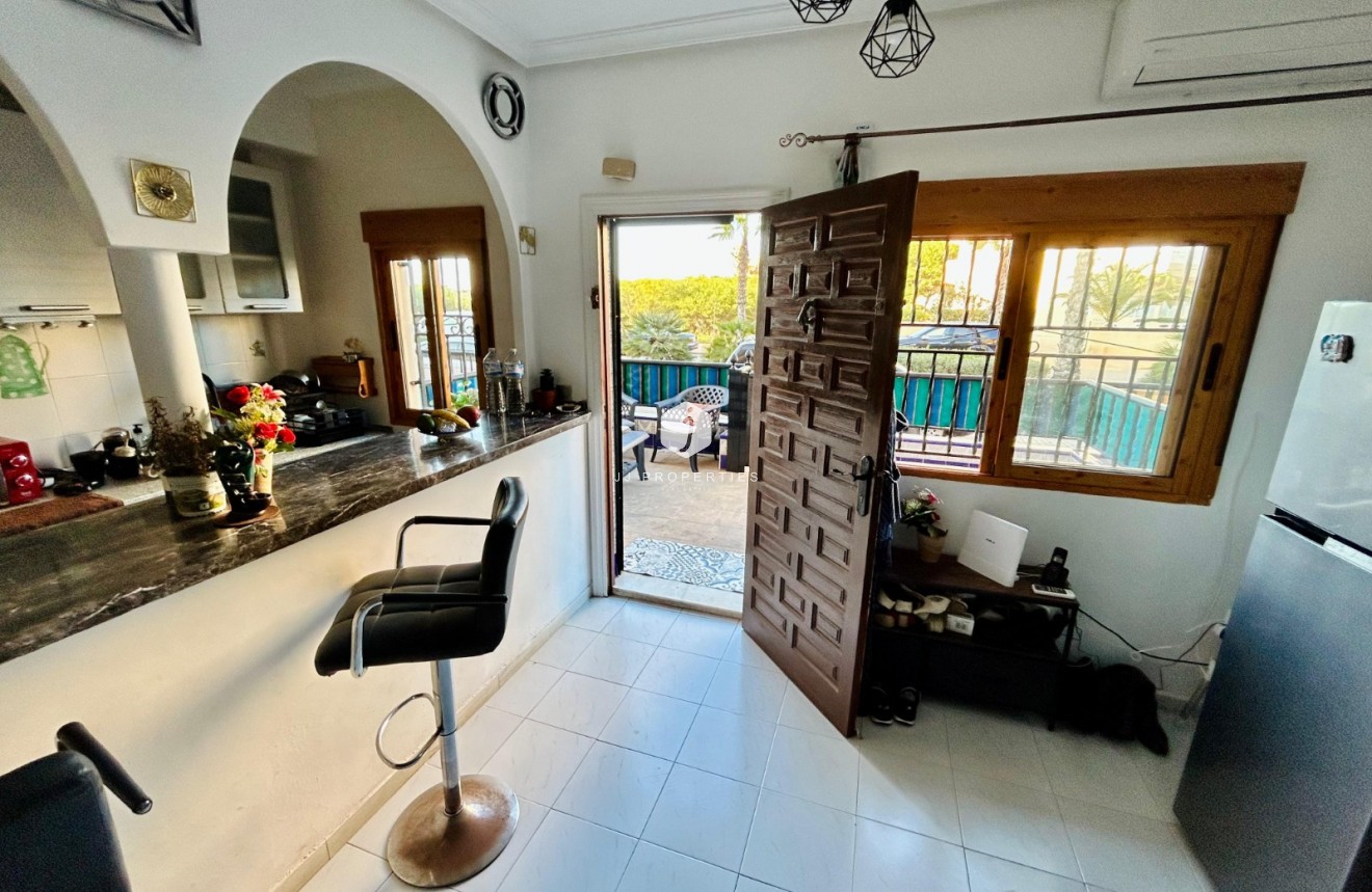 Tweedehands - duplex -
Torrevieja - Costa Blanca