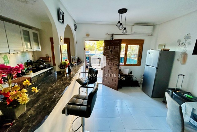 Tweedehands - duplex -
Torrevieja - Costa Blanca