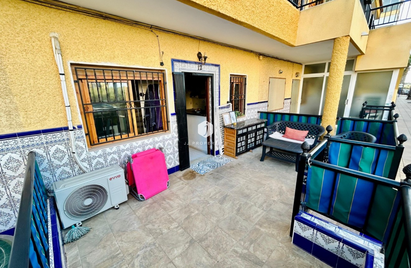 Tweedehands - duplex -
Torrevieja - Costa Blanca