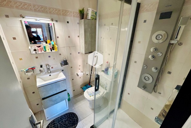 Tweedehands - duplex -
Torrevieja - Costa Blanca