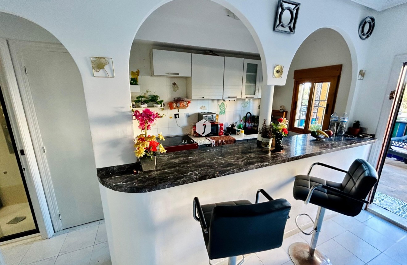 Tweedehands - duplex -
Torrevieja - Costa Blanca