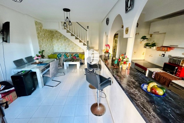 Tweedehands - duplex -
Torrevieja - Costa Blanca