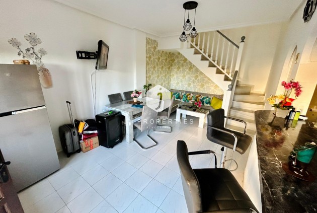 Tweedehands - duplex -
Torrevieja - Costa Blanca