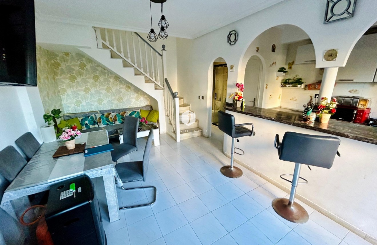 Tweedehands - duplex -
Torrevieja - Costa Blanca