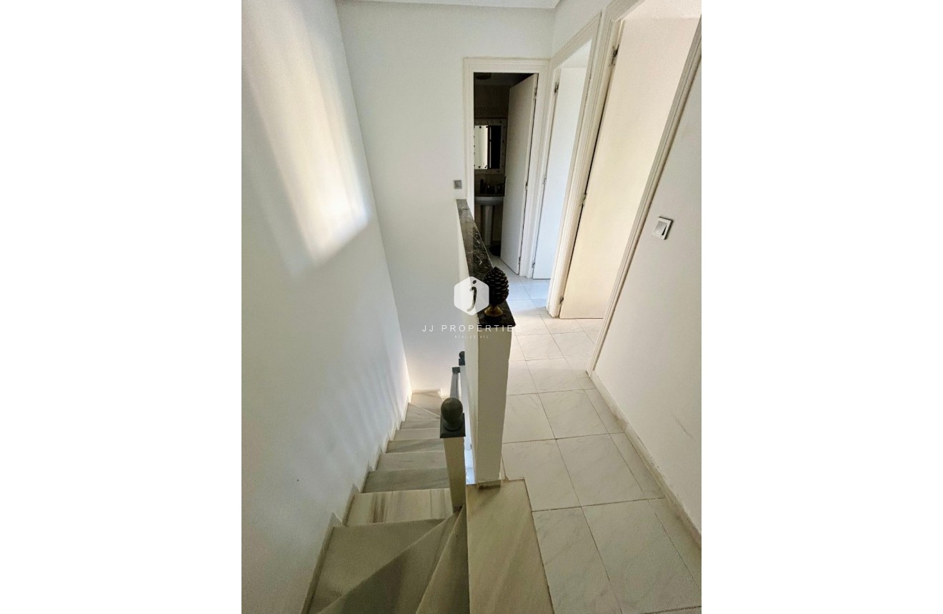 Tweedehands - duplex -
Torrevieja - Costa Blanca