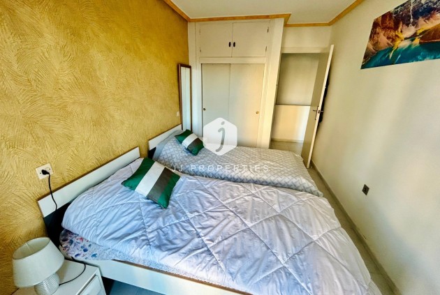 Tweedehands - duplex -
Torrevieja - Costa Blanca