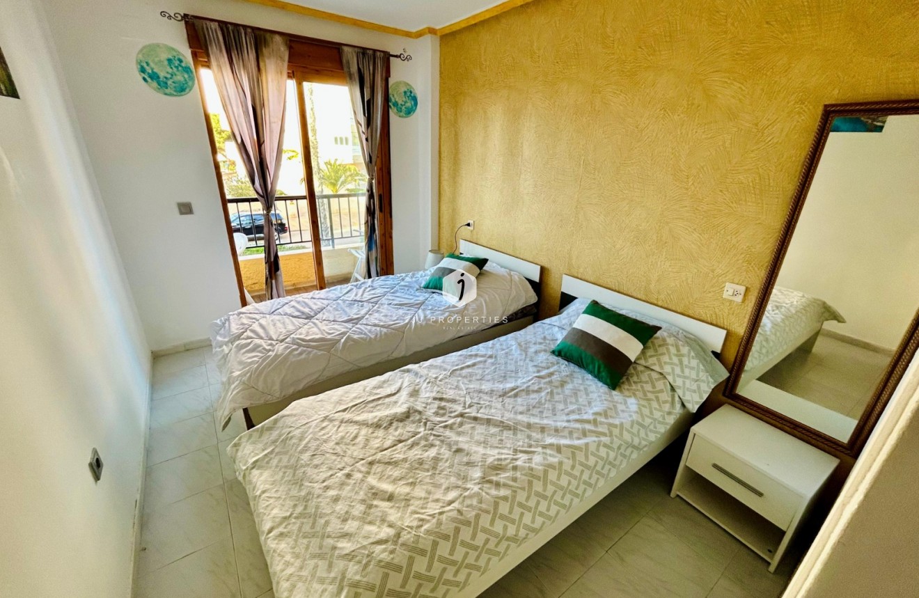 Tweedehands - duplex -
Torrevieja - Costa Blanca