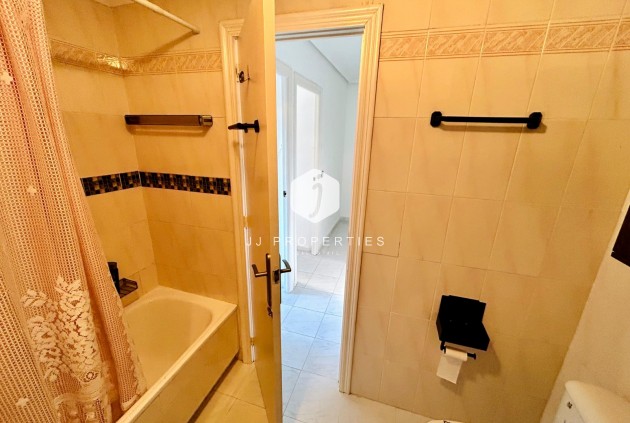 Tweedehands - duplex -
Torrevieja - Costa Blanca