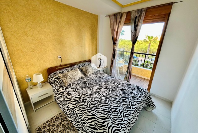 Tweedehands - duplex -
Torrevieja - Costa Blanca