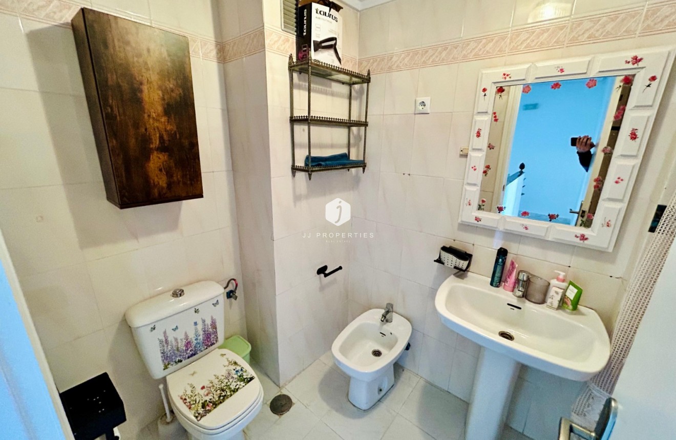 Tweedehands - duplex -
Torrevieja - Costa Blanca