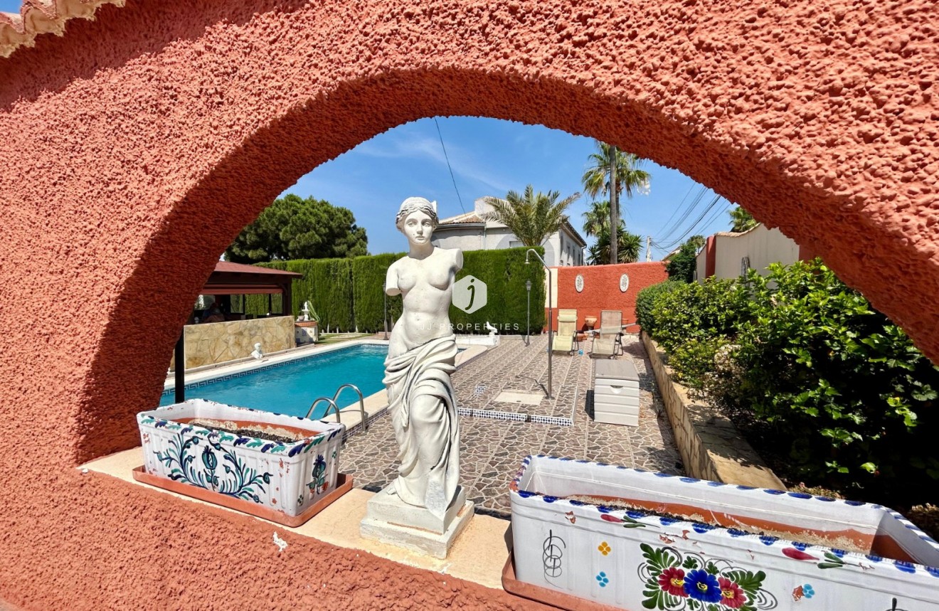 Tweedehands - Villa -
El Chaparral - Inland