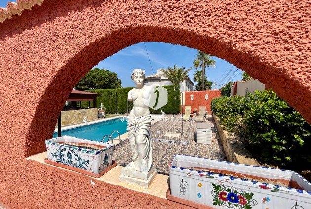 Tweedehands - Villa -
El Chaparral - Inland