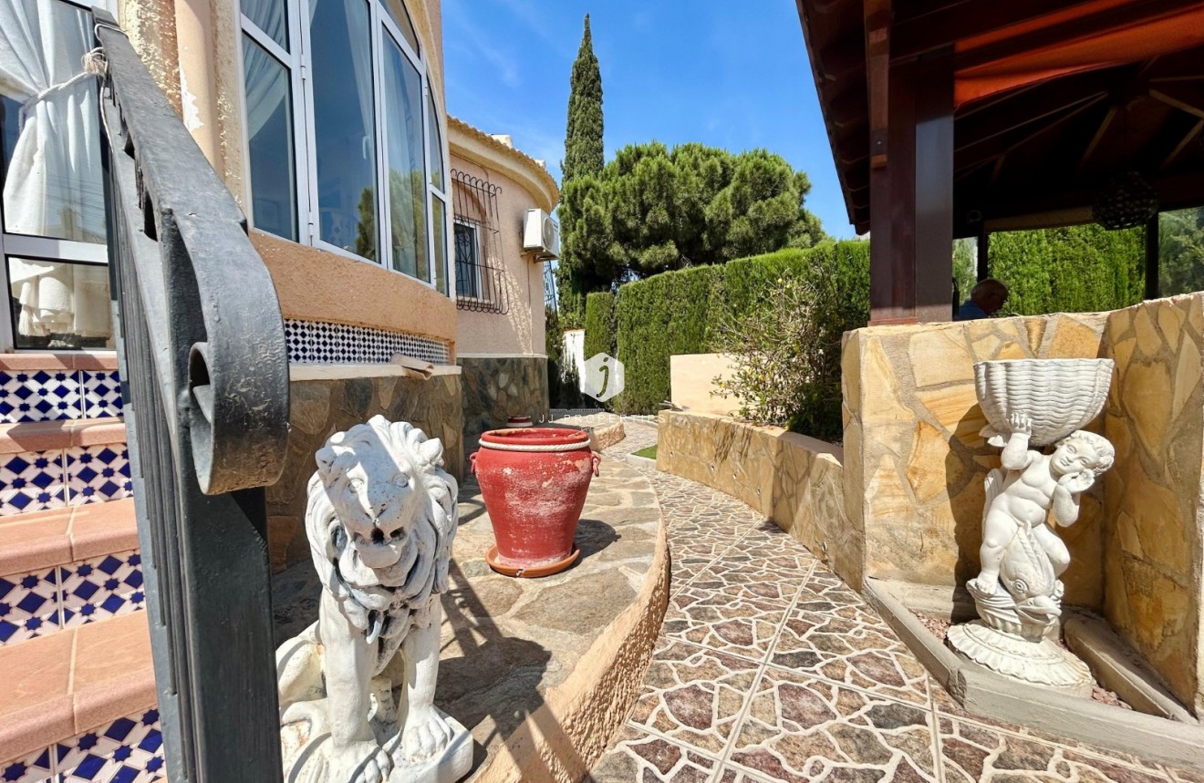 Tweedehands - Villa -
El Chaparral - Inland