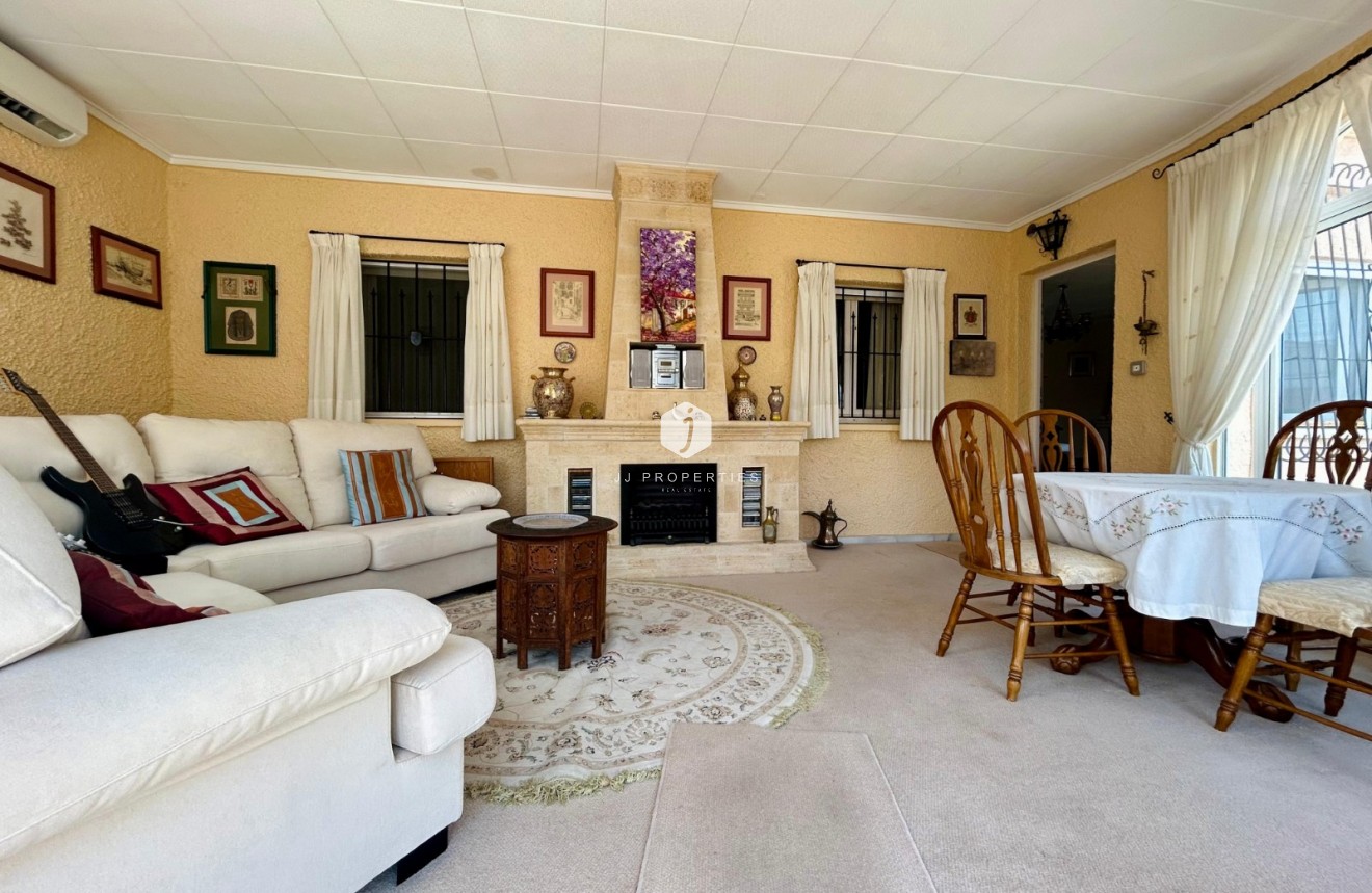 Tweedehands - Villa -
El Chaparral - Inland