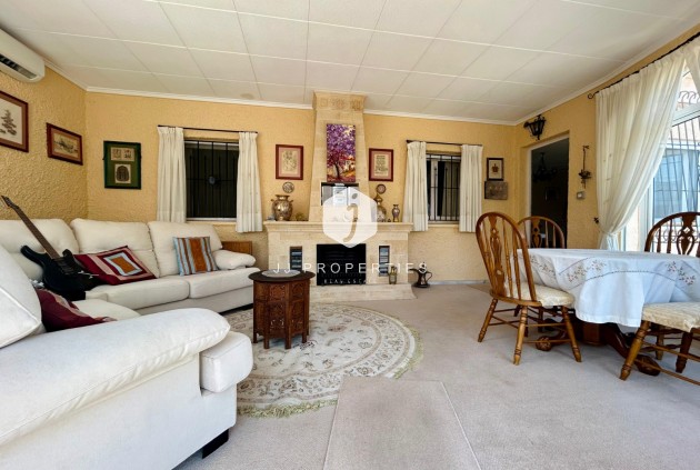 Tweedehands - Villa -
El Chaparral - Inland