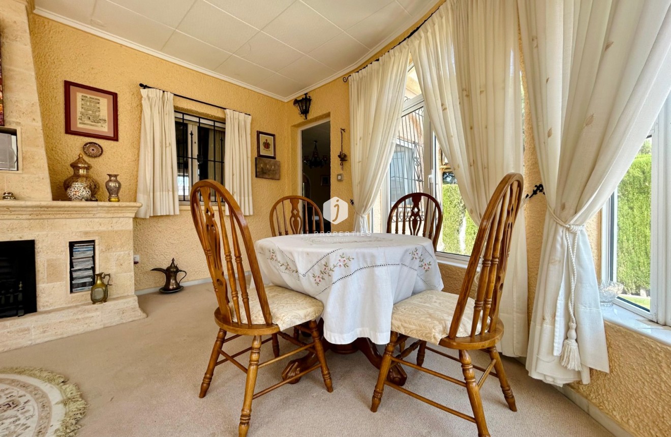 Tweedehands - Villa -
El Chaparral - Inland