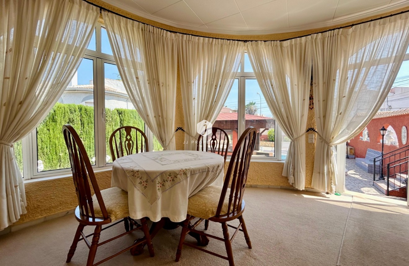 Tweedehands - Villa -
El Chaparral - Inland