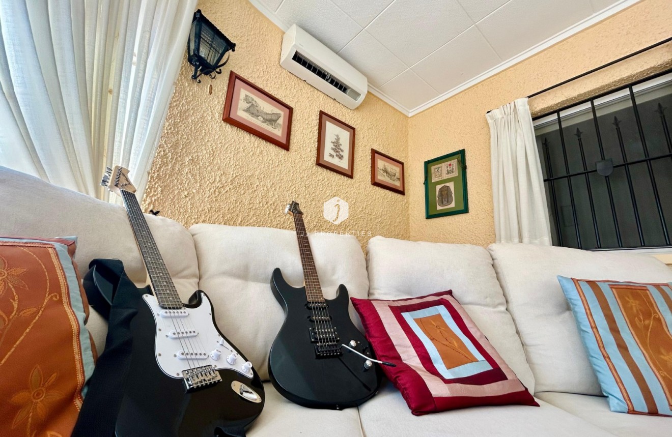 Tweedehands - Villa -
El Chaparral - Inland