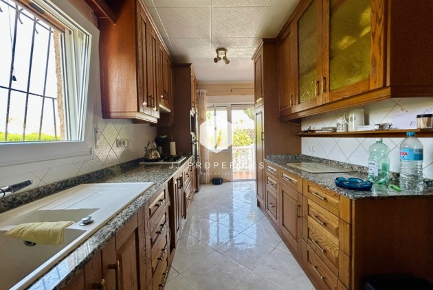 Tweedehands - Villa -
El Chaparral - Inland