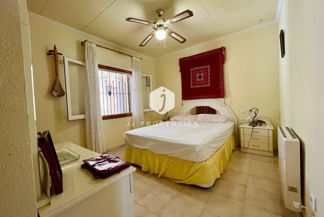 Tweedehands - Villa -
El Chaparral - Inland