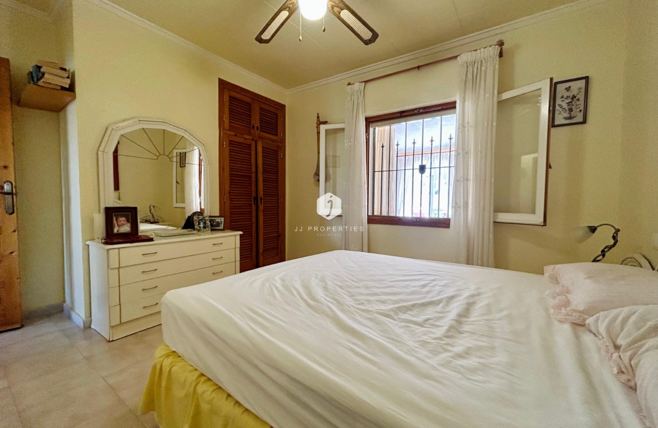 Tweedehands - Villa -
El Chaparral - Inland