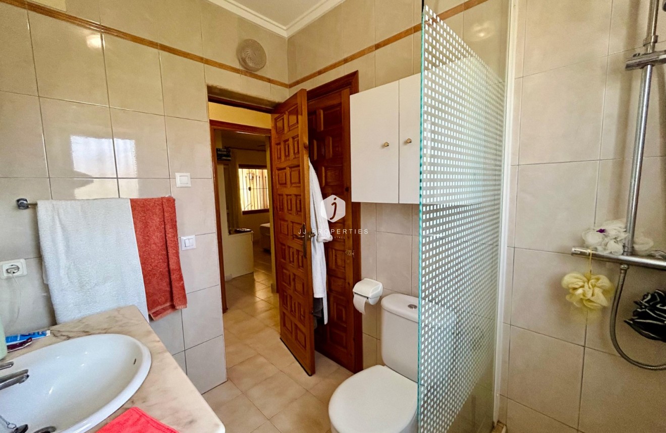 Tweedehands - Villa -
El Chaparral - Inland