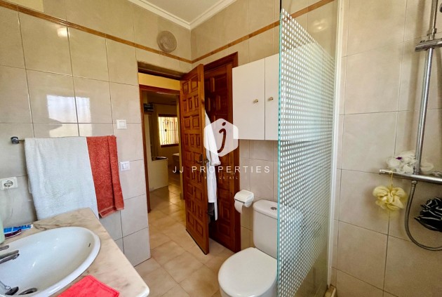 Tweedehands - Villa -
El Chaparral - Inland