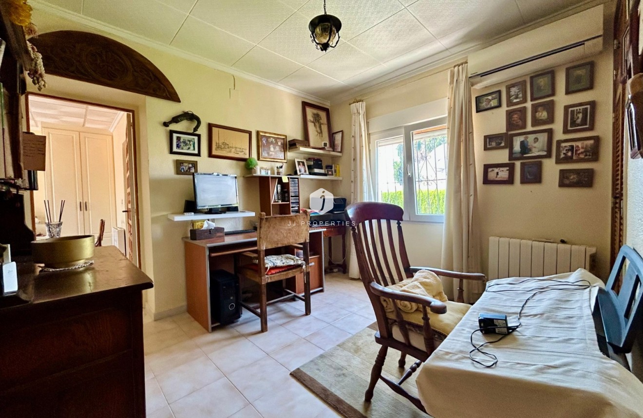 Tweedehands - Villa -
El Chaparral - Inland