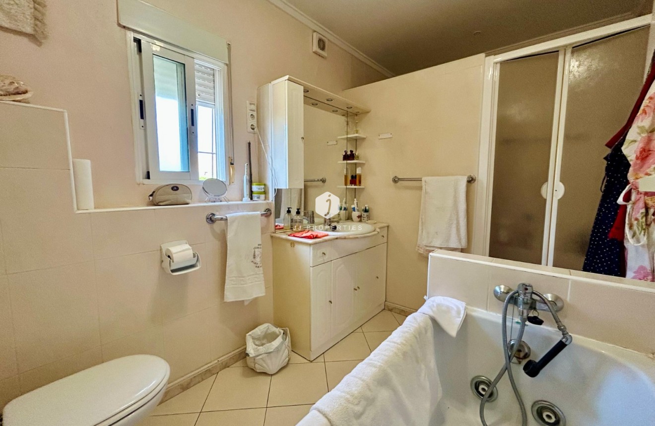 Tweedehands - Villa -
El Chaparral - Inland