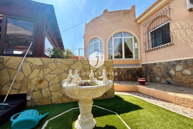 Tweedehands - Villa -
El Chaparral - Inland